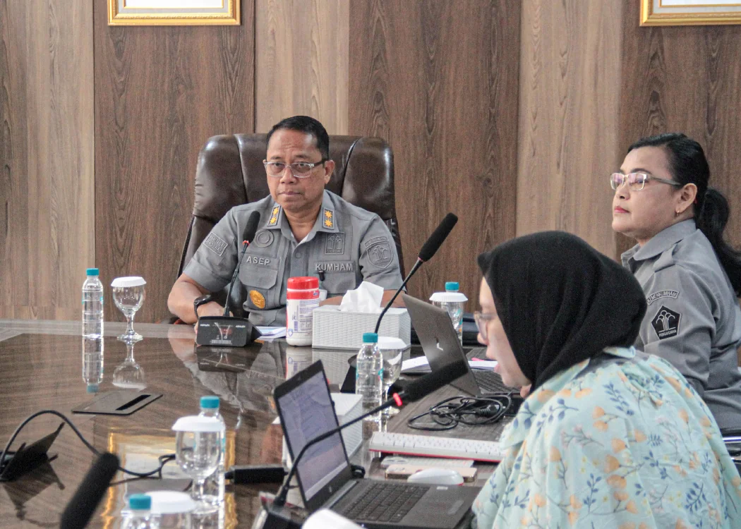 Kakanwil Kemenkum Jabar, Asep Sutandar, yang membuka kegiatan tersebut secara resmi, menekankan bahwa penerapan PMPJ bukan sekadar formalitas administratif, melainkan benteng pertahanan negara dari kejahatan finansial.Ist