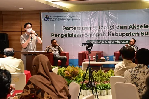 Dinas Lingkungan Hidup dan Kehutanan (DLHK) menggelar  Akselerasi Pengelolaan Sampah 2025 yang dibuka Wakil Bupati M. Fajar Aldila di Hotel Asri Sumedang.Ist