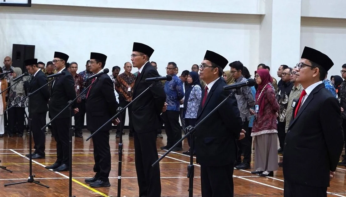 Komisi Pemberantasan Korupsi (KPK) mengakhiri masa kekosongan pada sejumlah posisi strategis melalui pelantikan enam Pejabat Pimpinan Tinggi Pratama di Gedung Merah Putih KPK, Jakarta.Dok-Humas KPK