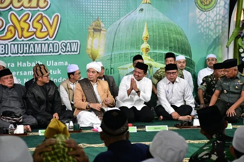 Bupati Sumedang Dony Ahmad Munir menegaskan pentingnya menjadikan salat sebagai landasan nilai dalam bekerja, bermasyarakat, dan berbangsa.dOK-Diskominfosanditik Sumedang
