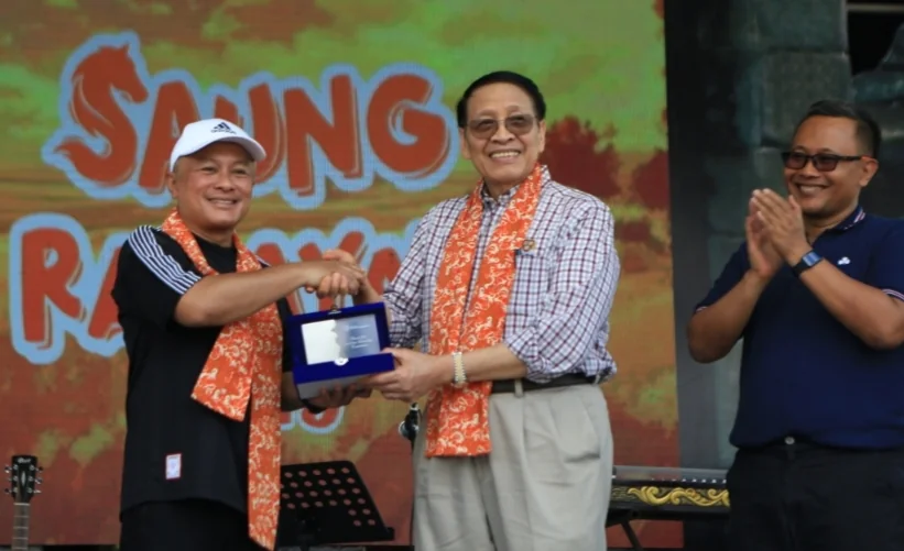 Bupati Kuningan, Dr. H. Dian Rachmat Yanuar, M.Si, yang terus membuka ruang kolaborasi guna mendorong kemajuan daerah, terutama dalam memperkuat pertumbuhan ekonomi melalui berbagai kegiatan pemberdayaan masyarakat.Dok-Diskominfo Kuningan
