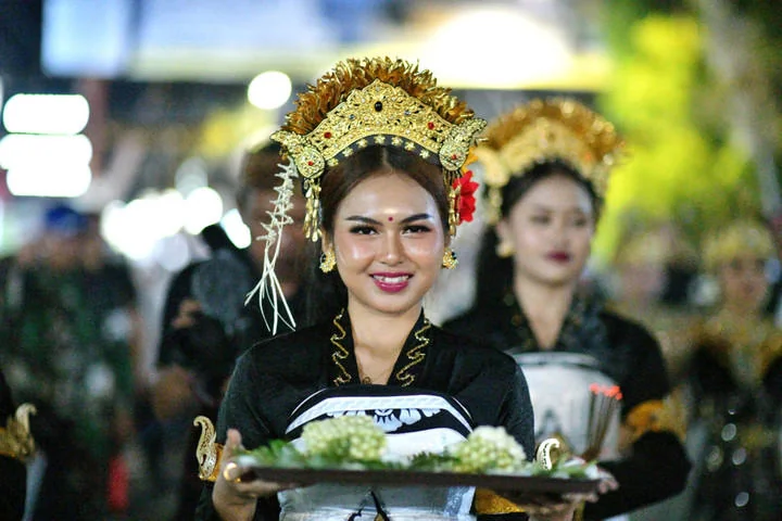 Kirab Budaya Napak Tilas Padjadjaran di Kabupaten Sumedang, Sabtu (2 Mei 2026) malam. (Foto Diskominfo Jabar)