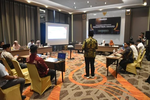 Bupati Sumedang Dony Ahmad Munir memaparkan program dan komitmen Pemerintah Kabupaten Sumedang.Ist