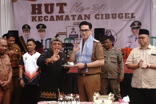 Wakil Bupati Sumedang M Fajar Aldila Hadir di peringatan milangkala Kecamatan Cibugel.Dok-Diskominfosanditik Sumedang