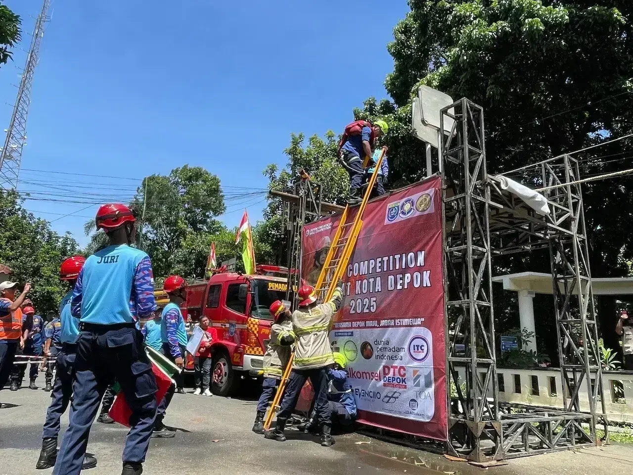 Adu Ketangkasan Petugas Damkar di Depok Firefighter Skill Competition 2025.Ist