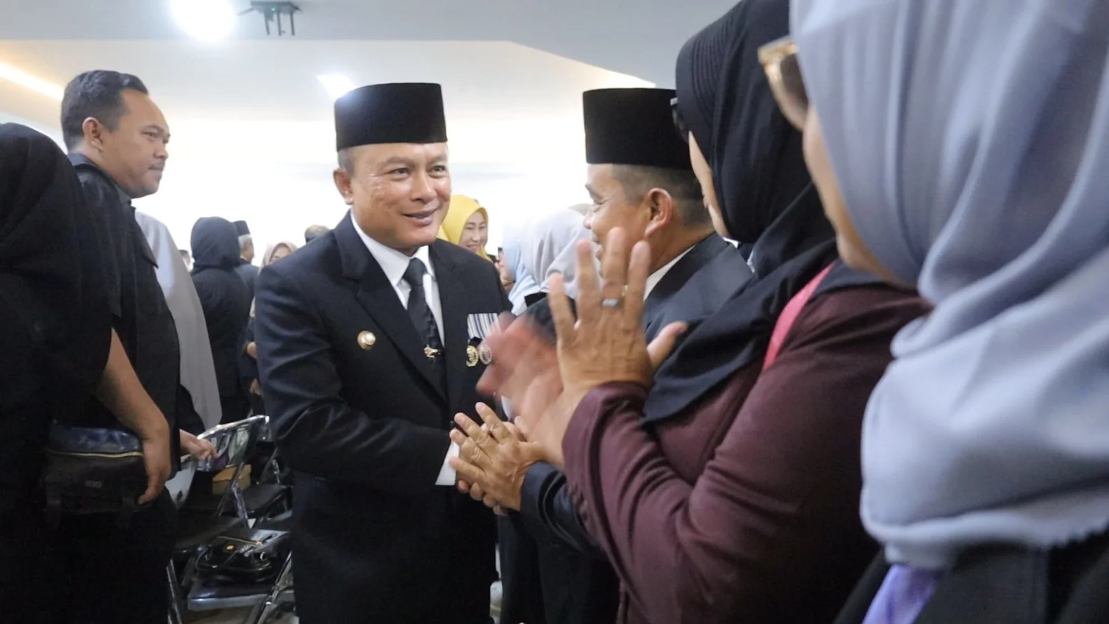 Bupati Kuningan Dr. Dian Rachmat Yanuar, M.Si dalam rotasi Pimpinan Tinggi Pratama, Administrator, dan Pengawas di lingkungan Pemerintah Kabupaten Kuningan.Dok-IKP/Diskominfo Kuningan