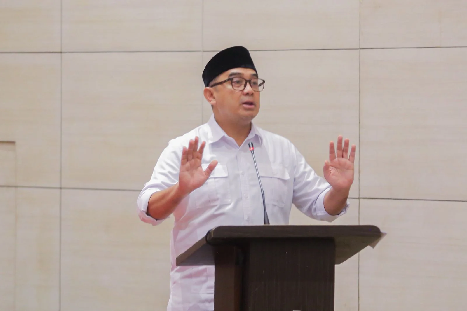 Wali Kota Bandung, Muhammad Farhan menegaskan, pelaksanaan SPMB bukan sekadar proses administrasi tahunan, melainkan pintu awal memastikan hak pendidikan seluruh anak terpenuhi secara adil.Dok-Diskominfo Kota Bandung