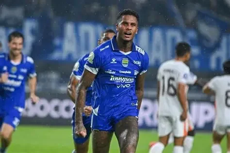 Ramon Tanque Absen di Laga Klasik Persib vs Persija karena Alasan Ini
