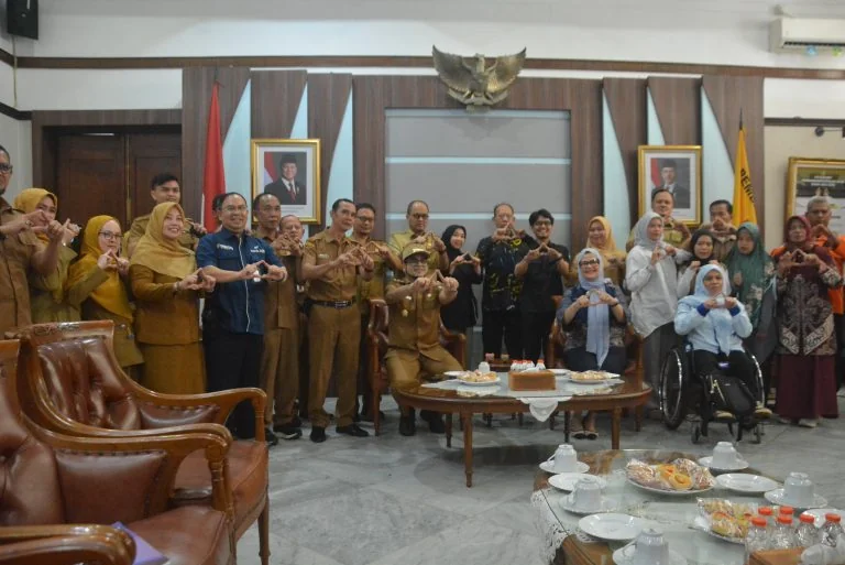 Anggota KND RI Rachmita Maun Harahap, dalam audiensi dengan Wakil Wali Kota Sukabumi Bobby Maulana.Dok-Diskominfo Kota Sukabumi