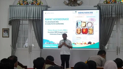 Bupati Sumedang Dony Ahmad Munir menegaskan komitmen Pemerintah Kabupaten Sumedang dalam menyukseskan Program Makan Bergizi Gratis.Diskomimfosanditik