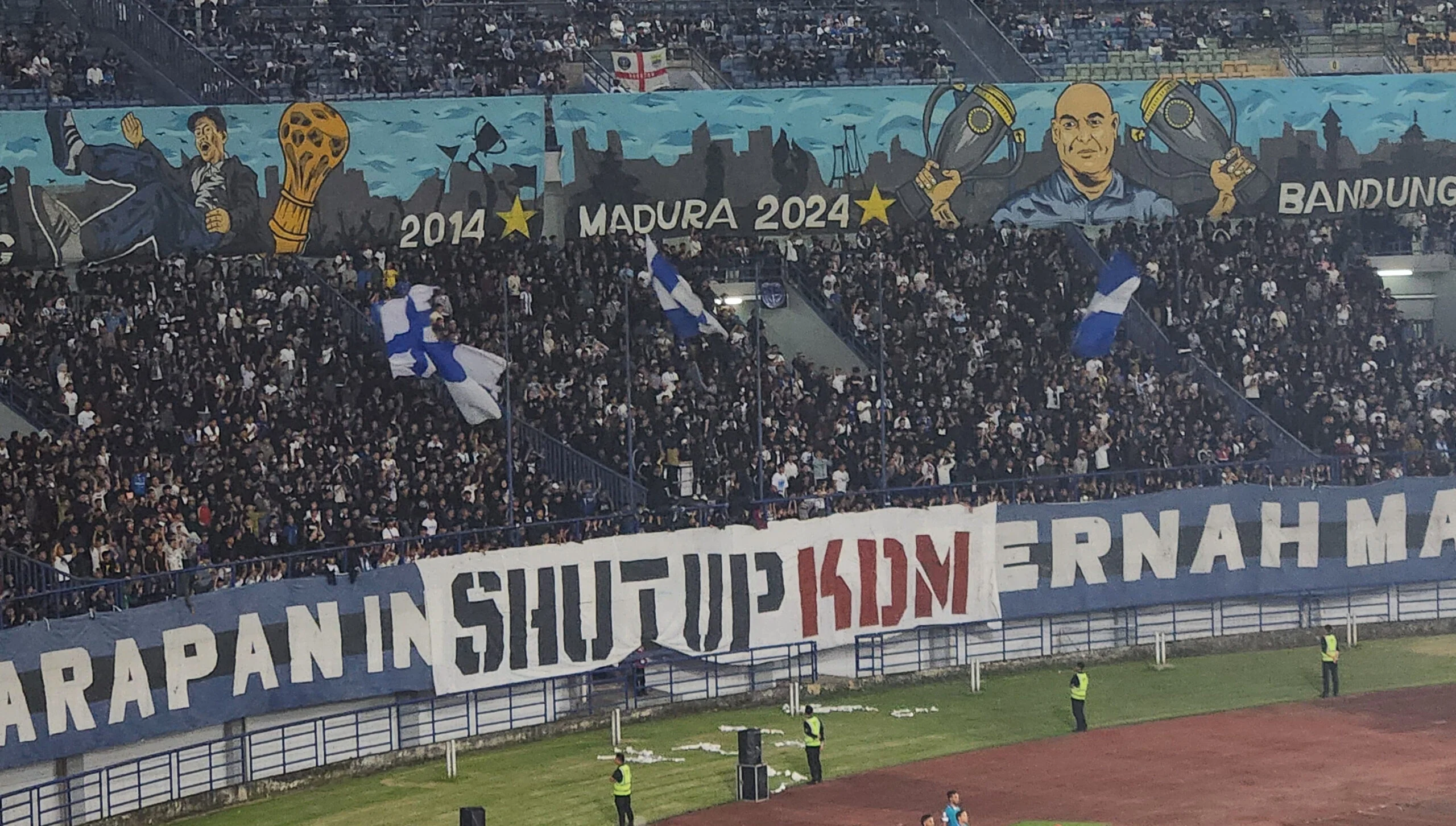 Ada Apa dengan Bobotoh? Pasang Spanduk "Shut Up KDM"  Sindir Dedi Mulyadi