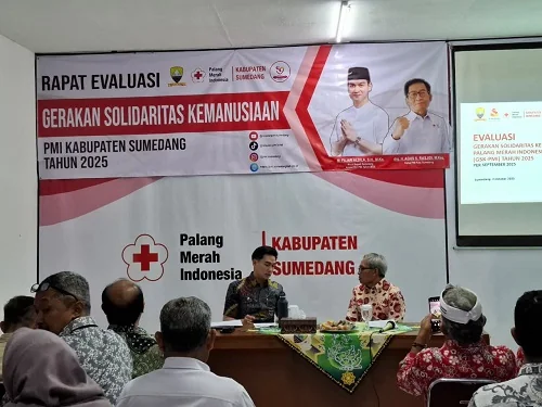 Wakil Bupati Sumedang M. Fajar Aldila saat menghadiri rapat evaluasi di Aula PMI Sumedang.Ist