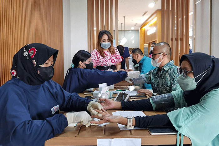 Pemerintah akan melakukan program cek kesehatan (medical check up) gratis bagi warga.