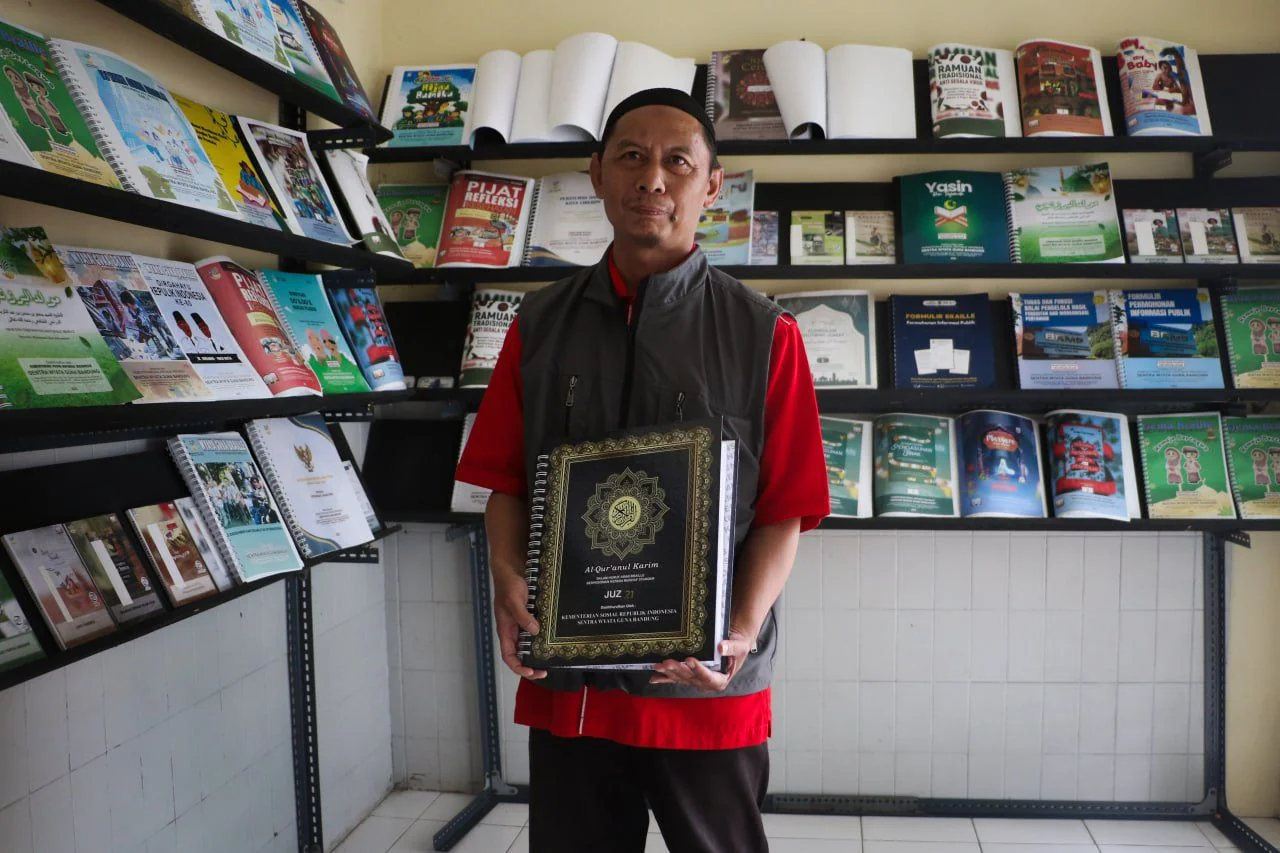 Al-Qur’an Braille yang diproduksi di percetakan ini didistribusikan ke berbagai wilayah di Indonesia, dari barat hingga timur.Dok-Diskominfo Kota Bandung