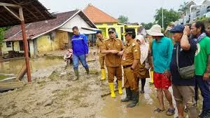 Disdik Sumedang Terapkan PJJ bagi Siswa Terdampak Banjir Sukasirna