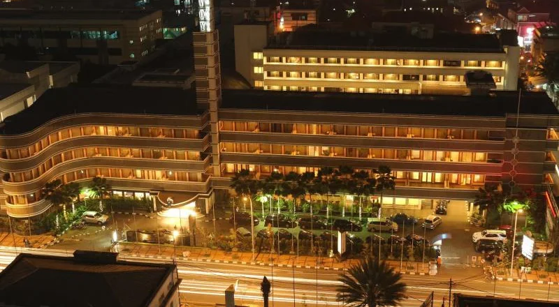 Hotel Savoy  Homann pernah diinapi delegasi KAA