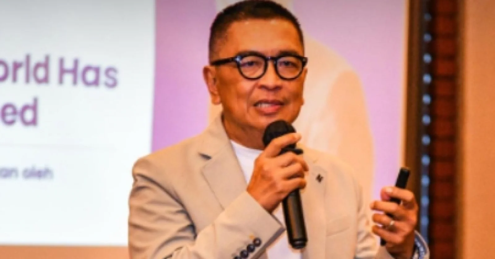 Komisaris Independen Utama Bank BJB Helmy Yahya