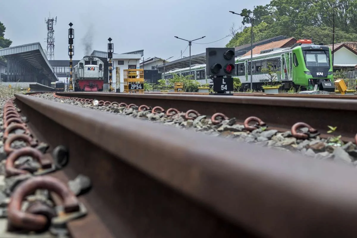 KAI Bakal Elektrifikasi Jalur Kereta ke Cikampek hingga Cigombong