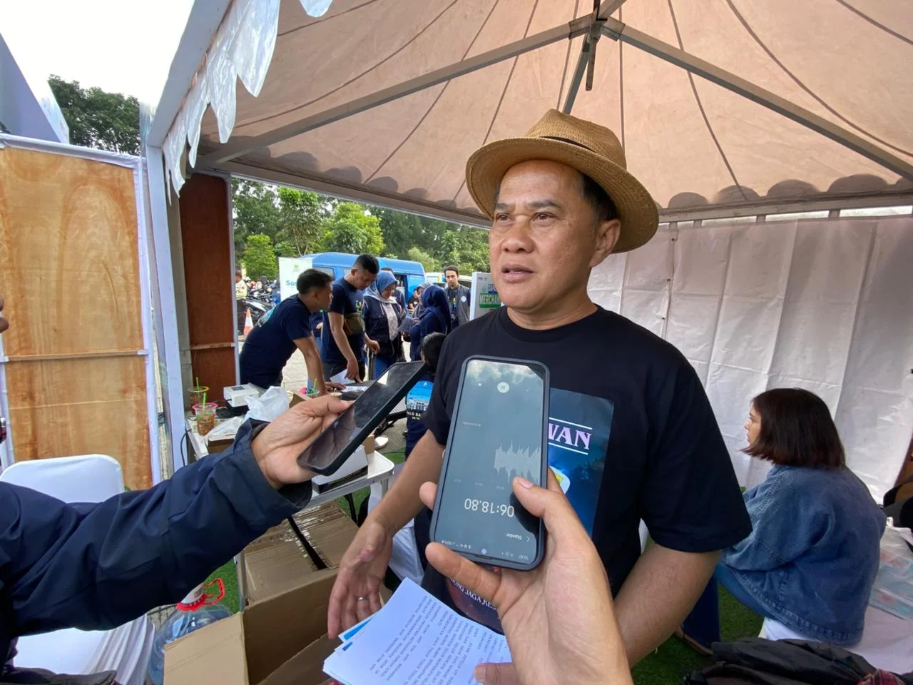 Kepala DKPP Kota Bandung Gin Gin Ginanjar mengatakan, Bandung sebagai kota besar dan kota terbuka memiliki mobilitas hewan yang sangat tinggi baik hewan peliharaan maupun ternak pangan yang sebagian besar dipasok dari luar daerah.Dok-Diskominfo Kota Bandu