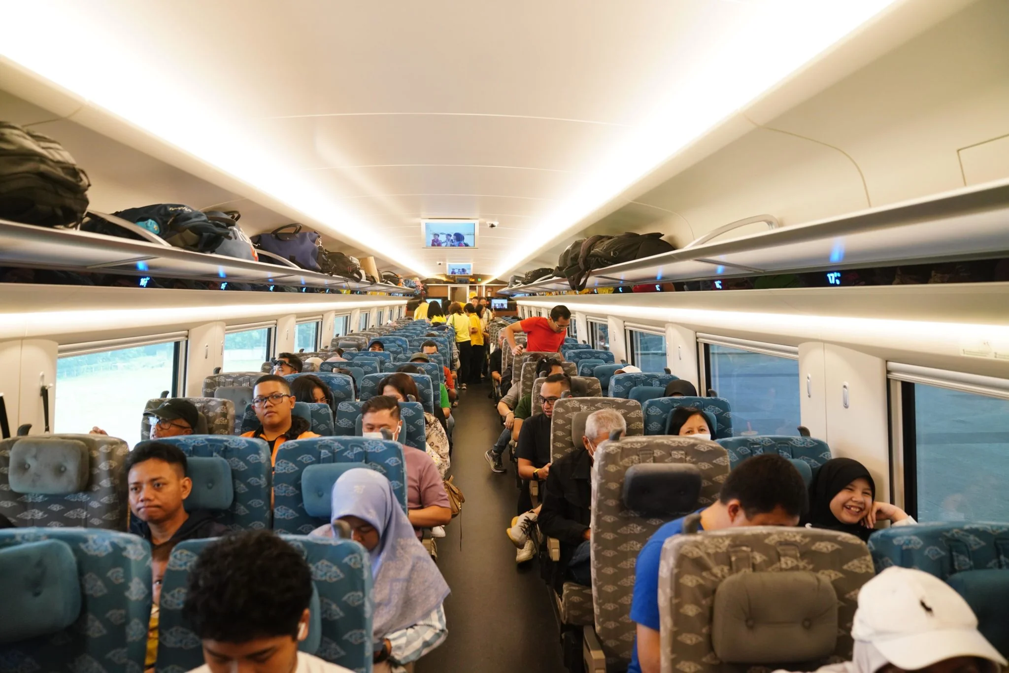 Dua Tahun Whoosh: Catat 12 Juta Penumpang, 40 Ribu Perjalanan dengan Ketepatan Waktu 99,9 Persen