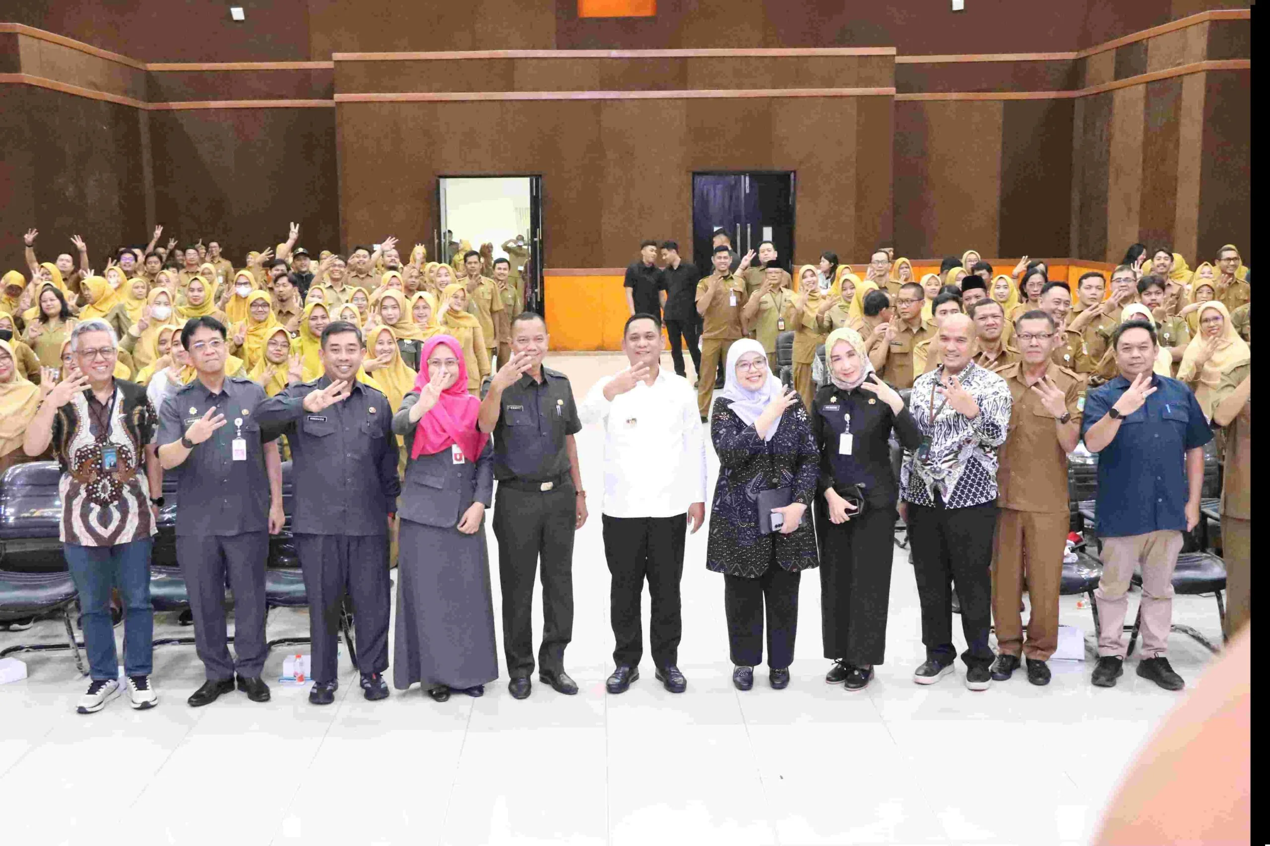 Kementerian Perumahan dan Kawasan Permukiman (PKP) Republik Indonesia mengelar sosialisasi Program Apartemen Bersubsidi sebagai bagian dari Program Prioritas Nasional Tiga Juta Rumah, di Aula KH Noer Alie, Kantor Bupati Bekasi, Cikarang Pusat, pada Selasa