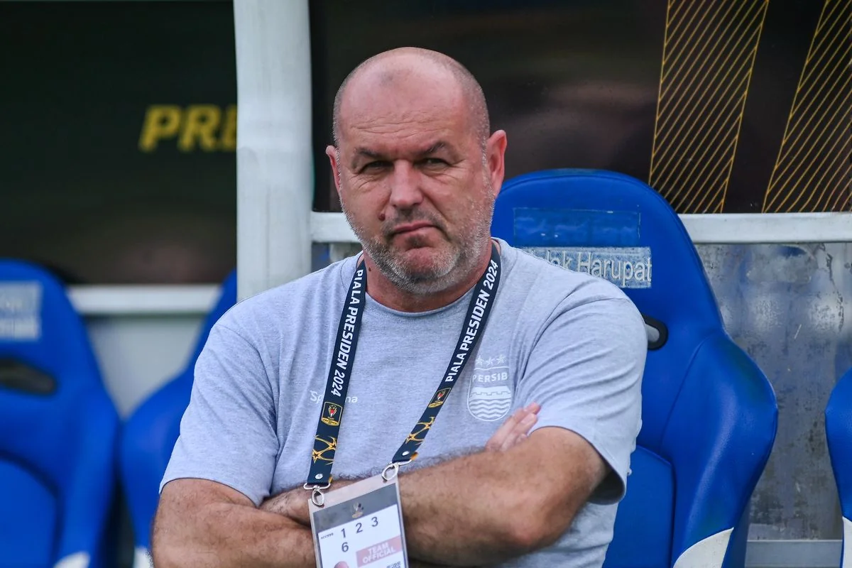 Skuad Juara Persib Terurai, Bojan Hodak Hadapi Tantangan Berat di Piala Presiden 2025