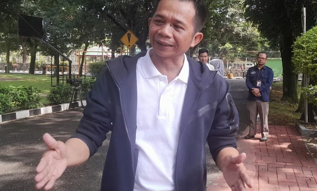 Saepul Bahri, Bupati Purwakarta, Ngagaduhan SK Meuli Tanah Pikeun Orang Tua Siswa di Barak