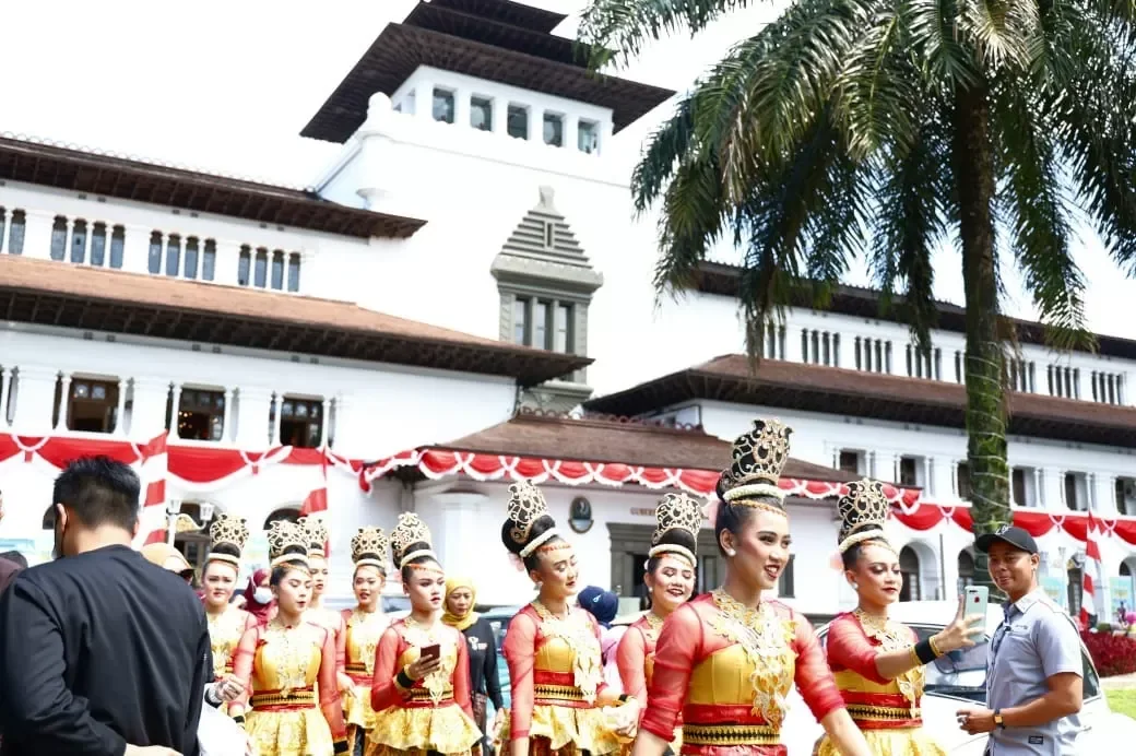 HUT ke-80 RI: Ada Kirab Budaya dan Kereta Kencana di Gasibu Bandung
