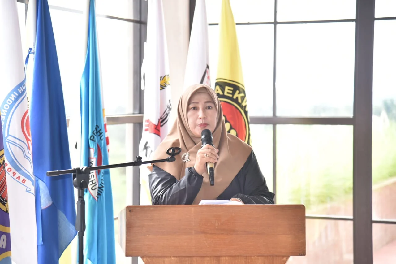 Wakil Bupati Kuningan, Hj. Tuti Andriani, saat membuka Rakerkab, menegaskan olahraga tidak semata-mata berorientasi pada perolehan medali, tetapi juga membangun karakter masyarakat.Ist