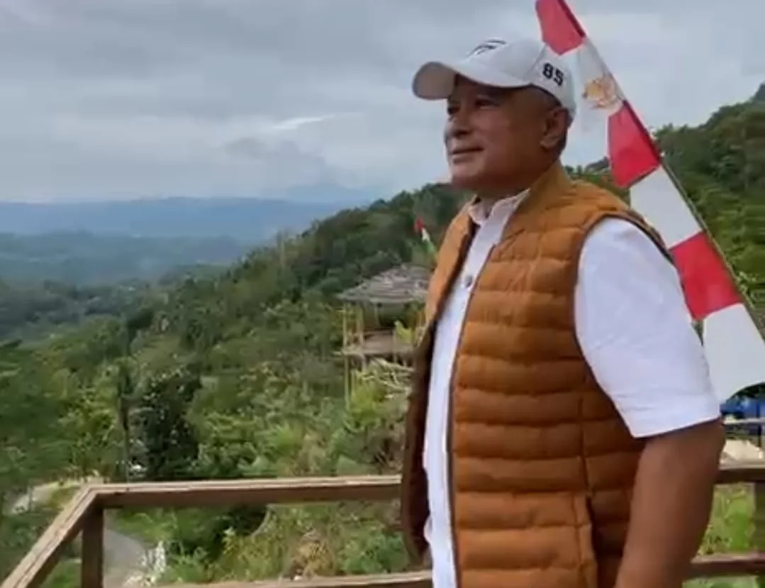 Bupati Kuningan Dr. H. Dian Rachmat Yanuar, M.Si. saat melakukan kunjungan ke Lawang Angin,Dok-IKP/Diskomimfo Kuningan