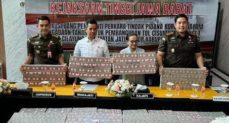 Kejati Jabar resmi melakukan eksekusi terhadap uang pengganti atas kasus tindak pidana korupsi di Tol Cisumdawu.