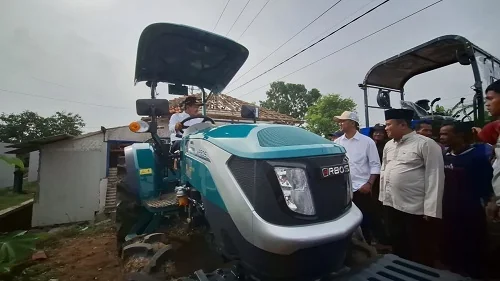 Bupati Sumedang Dony Ahmad Munir modernisasi pertanian menjadi kunci percepatan tanam, panen, dan pascapanen.Dok-Diskomimfosanditik Sumedang