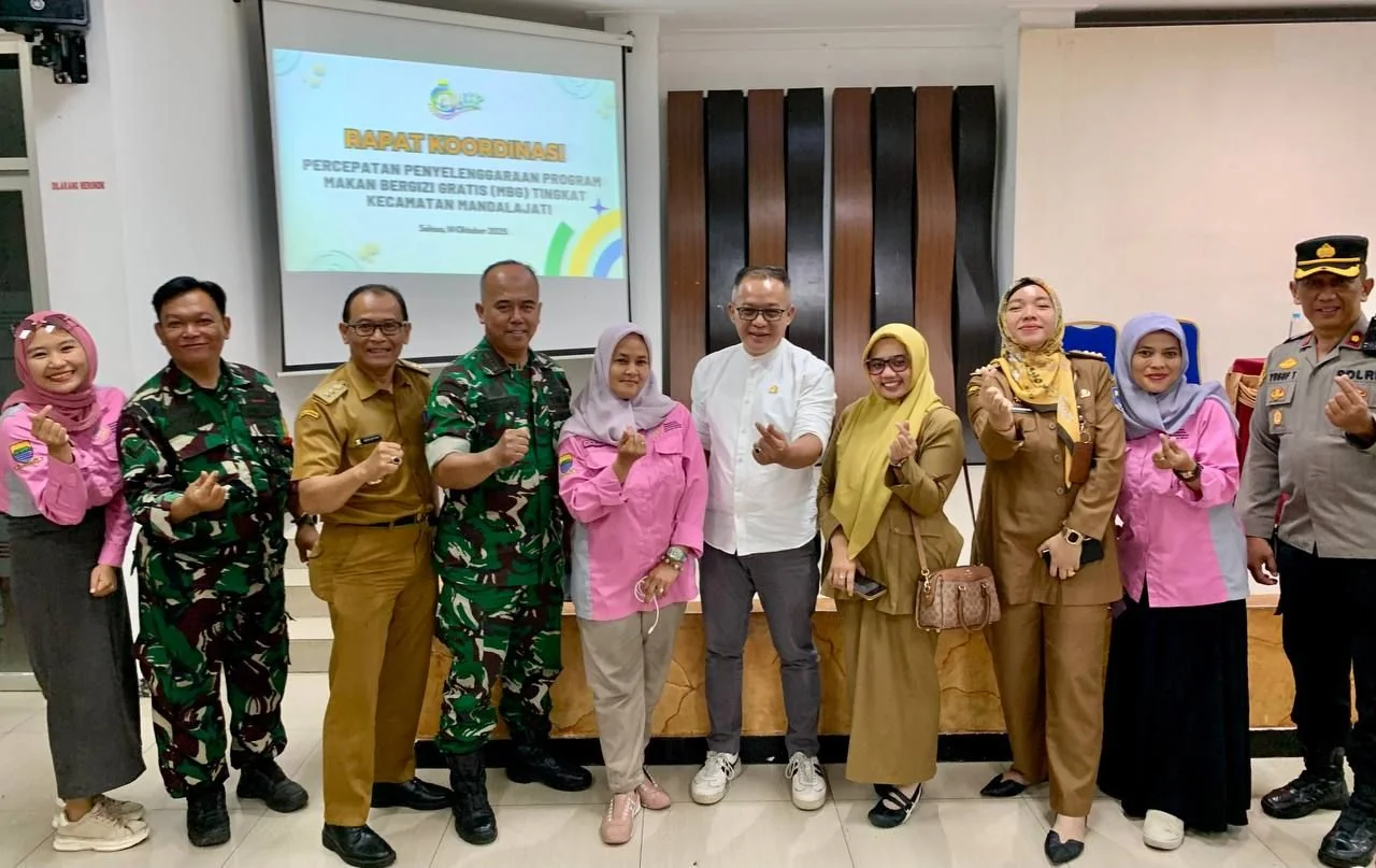 Wakil Ketua Bapemperda DPRD Kota Bandung Asep Robin, S.H., M.H., menghadiri Rapat Koordinasi Percepatan Penyelenggaraan Program MBG, di Aula Kecamatan Mandalajati, Selasa, 13 Oktober 2025.Ist