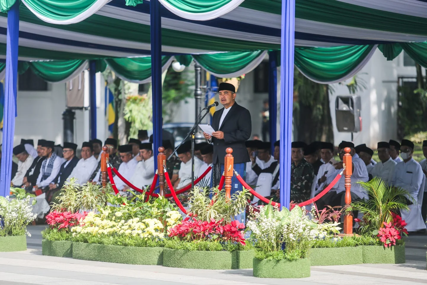 Wali Kota Bandung, Muhammad Farhan mengajak para santri untuk meneladani semangat tauhid.Ist