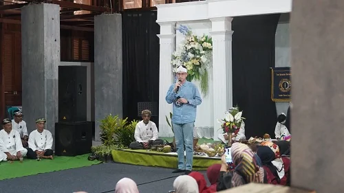 Acara tersebut dihadiri Wakil Bupati Sumedang M. Fajar Aldila, para tokoh seni dan budaya Rancakalong, tokoh masyarakat, jajaran Forkopimcam, serta Kepala Dinas Pariwisata, Kebudayaan, Pemuda, dan Olahraga Kabupaten Sumedang.Dok-Diskomimfosanditik