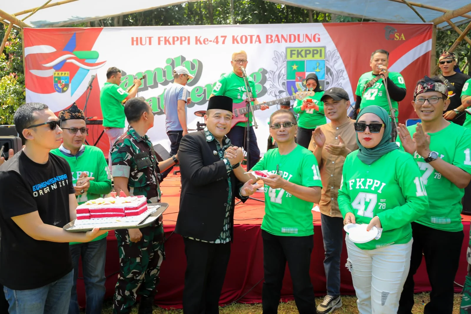 Wakil Wali Kota Bandung, Erwin, mendorong keluarga besar Forum Komunikasi Putra-Putri Purnawirawan dan Putra-Putri TNI-Polri.Ist