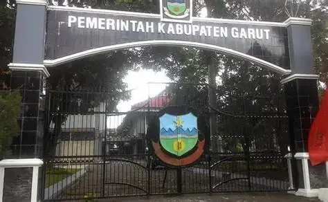 Pemkab Garut Salurkan Beasiswa untuk 1.125 Mahasiswa lewat Kerja Sama Perguruan Tinggi