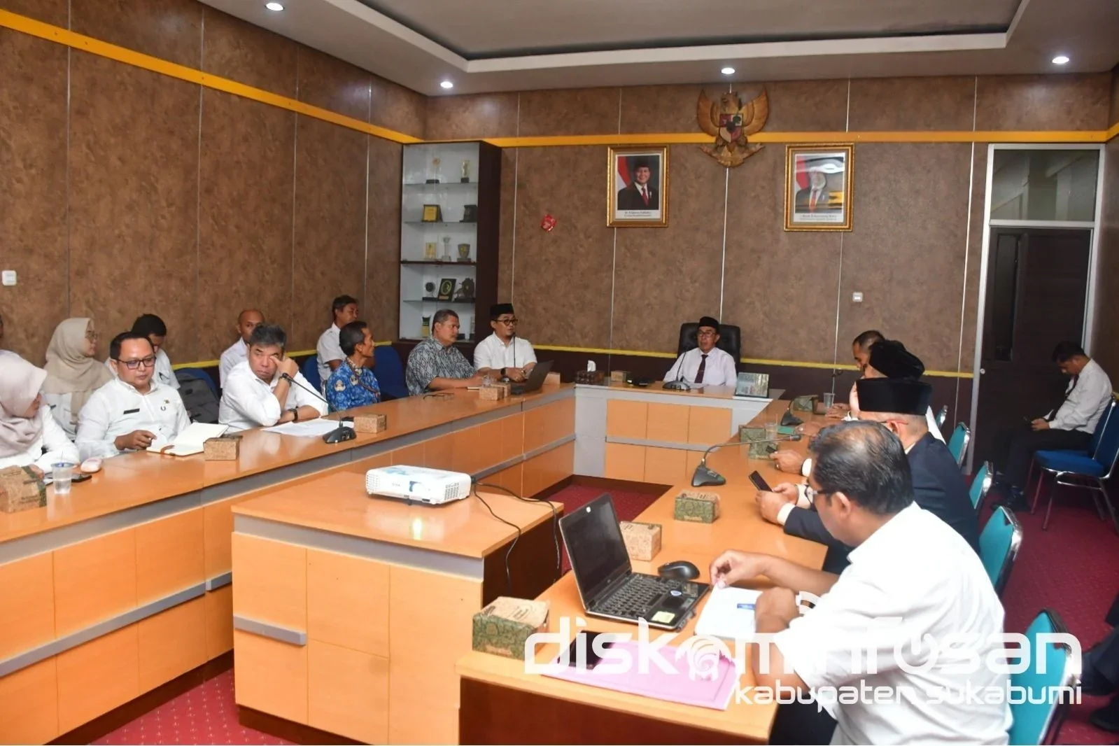 Sekretaris Daerah Kabupaten Sukabumi, Ade Suryaman, mengatakan Program Sekolah Rakyat tidak hanya berfokus pada pendidikan anak, tetapi juga menyentuh aspek sosial keluarga penerima manfaat.Dok- Bid IKP/Diskominfosan