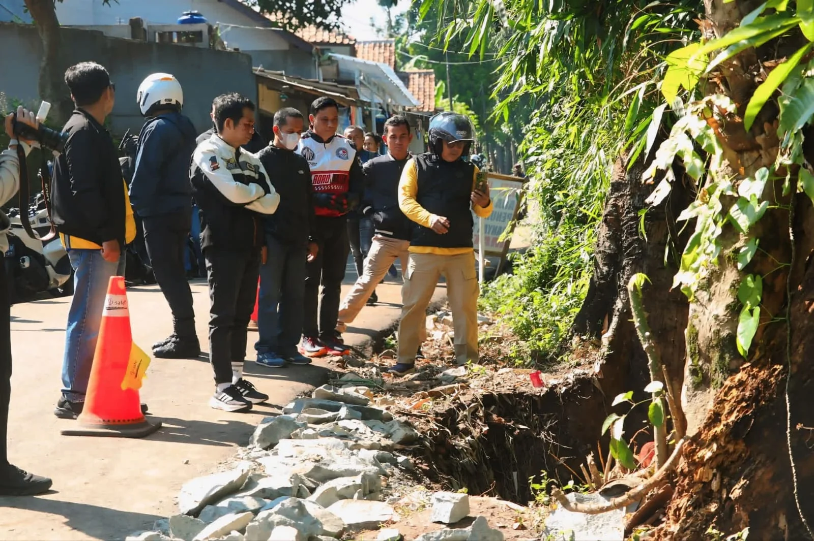 Bupati Purwakarta Saepul Bahri Binzein menegaskan kebijakan baru yang mengubah mekanisme pembayaran proyek infrastruktur di wilayahnya.Dok-Diskominfo Purwakarta