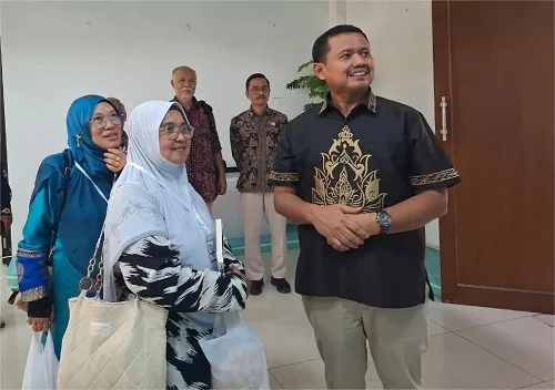 Bupati Sumedang Dony Ahmad Munir menerima kunjungan dari Kementerian Pendidikan Malaysia bersama Malaysia Association of Lesson Study (MYALS) di Command Center Sumedang.Dok-Diskominfosanditik Sumedang