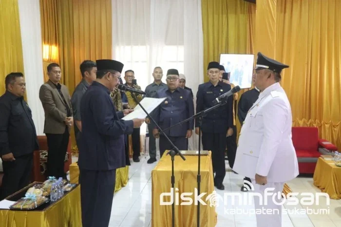 Bupati Sukabumi Asep Japar melantik Hilman Nulhakim sebagai Kepala Desa Pawenang.Ist