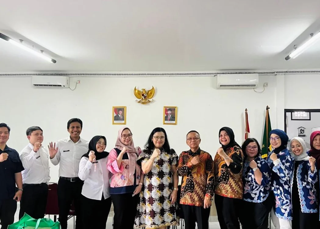 Kepala Bidang Pelayanan Administrasi Hukum Umum, Ave Maria Sihombing, di bawah supervisi Kepala Divisi Pelayanan Hukum, Hemawati BR Pandia, dengan melibatkan Tim Satuan Tugas (Satgas) Pengawasan PNBP Layanan Jaminan Fidusia.Dok-Humas Kemenkum Jabar