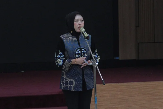 Bertindak selaku Pembina Apel, Ibu Lina Kurniasari, memberikan amanat tegas terkait jadwal padat yang harus dihadapi para pegawai di penghujung pekan ini dan awal pekan depan.Ist