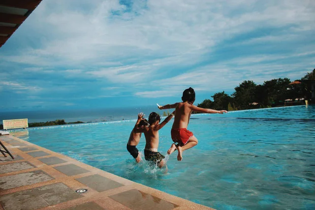 Kolam Renang di Ujung Berung. Foto hanya ilustrasi bukan tempa sebenarnya. Sumber foto: Pexels/MarcTutorials
