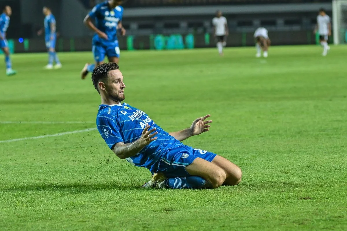 Duel Krusial Persib vs PSM, Marc Klok Usung Misi Juara