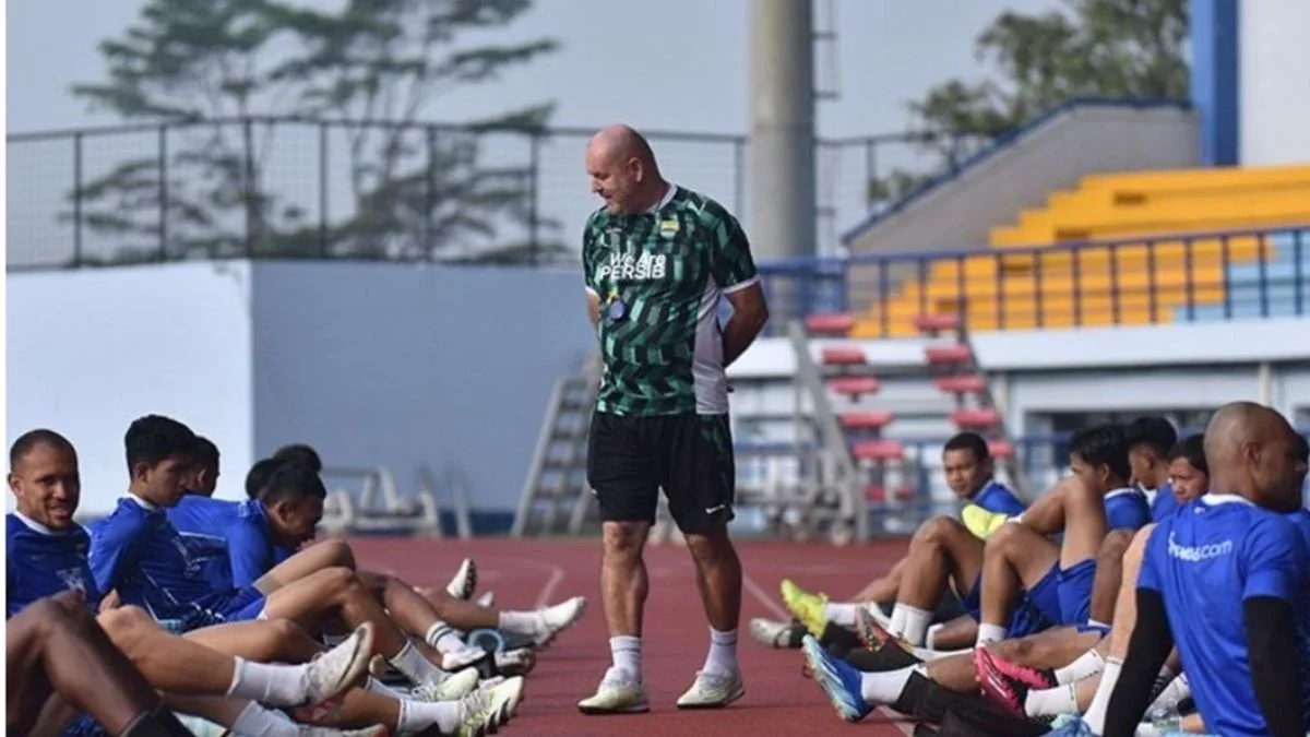 Bojan Prediksi Laga Sulit saat Persib Hadapi PSM