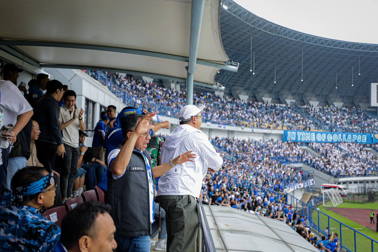 Wali Kota Bandung, Muhammad Farhan menilai kiprah Persib Bandung di kompetisi AFC Champions League Two (ACL Two) musim 2026/27 musim mendatang bukan hanya soal prestasi sepak bola tetapi juga peluang besar untuk mengangkat citra Kota Bandung di level inte