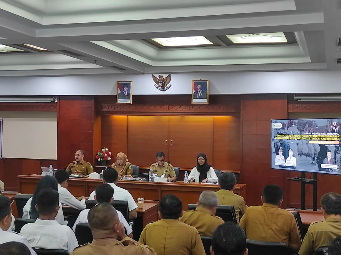 Wakil Bupati Kuningan, Tuti Andriani, selaku Pembina Satgas P3MBG, menegaskan bahwa Program Makan Bergizi Gratis merupakan salah satu program prioritas Presiden Republik Indonesia yang wajib didukung penuh oleh pemerintah daerah.Dok-IKP/Diskomimfo Kuninga