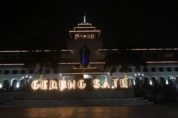 Efisiensi Anggaran, Gedung Sate di Atas Pukul 21.00 Sudah Gelap Gulita