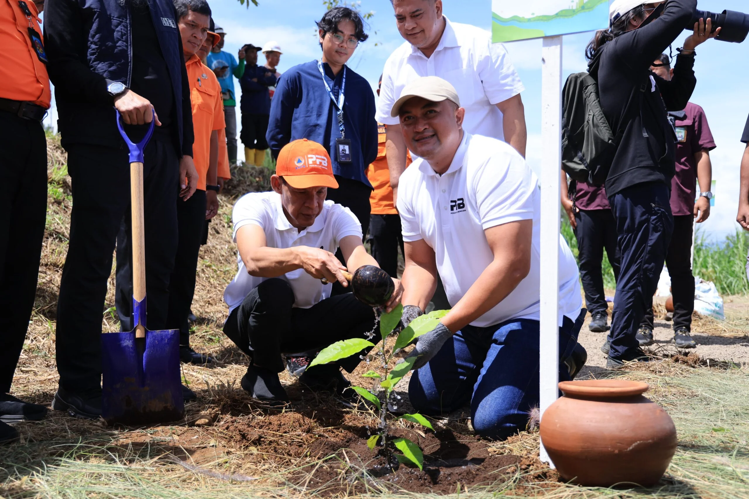 Bupati Bogor Rudy Susmanto menegaskan bahwa penghijauan menjadi prioritas penting dalam pembangunan berkelanjutan Kabupaten Bogor. (Tim Komunikasi Publik/Diskominfo Kabupaten Bogor)